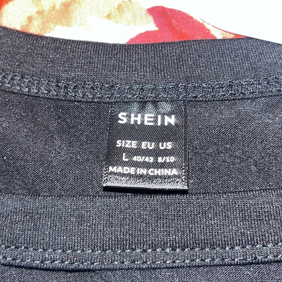 Shein Cut Out Top Large - Picture 3 of 3